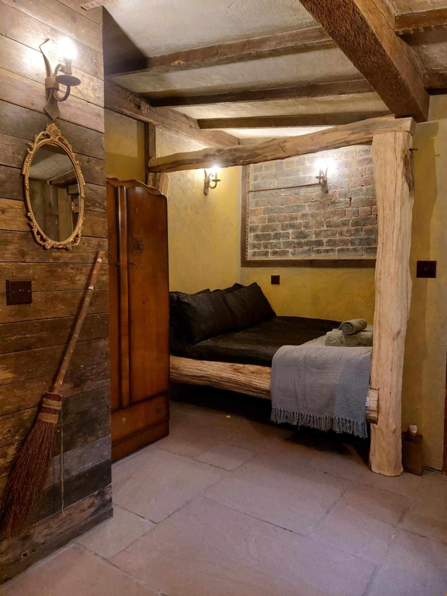 A Little Bit Of Magic - Witchcraft Guest house